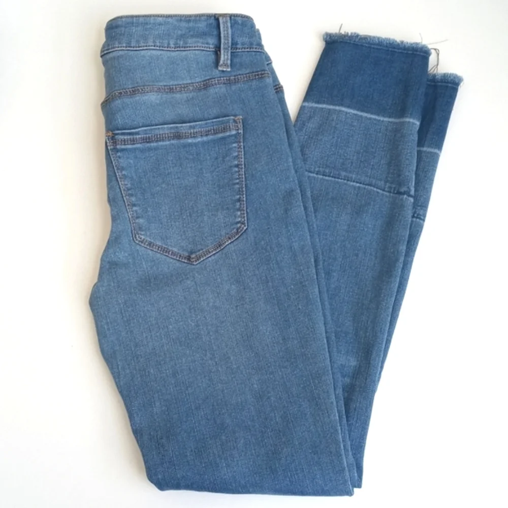 Design Lab Lord & Taylor Women’s Denim Blue Straight Frayed Leg Rayon Jeans 26